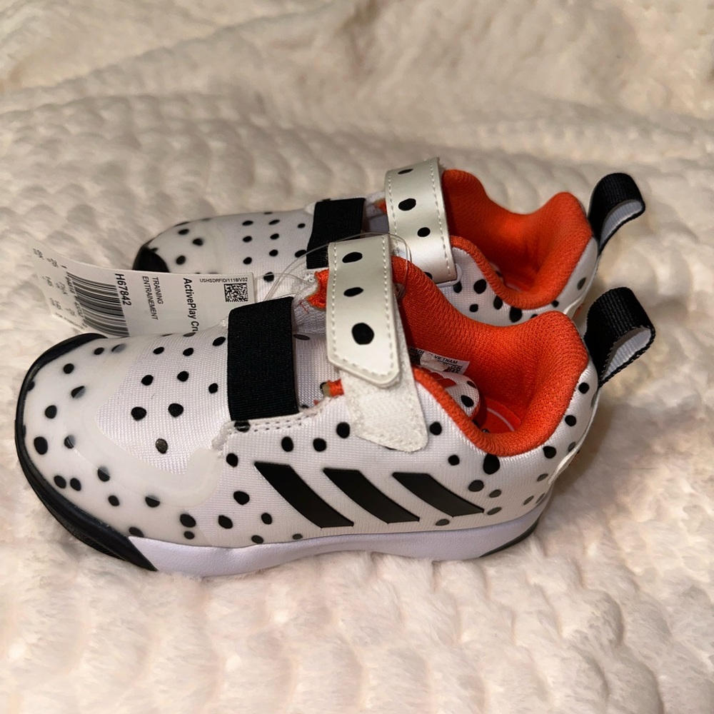White adidas 101 Dalmatians shoe size 8